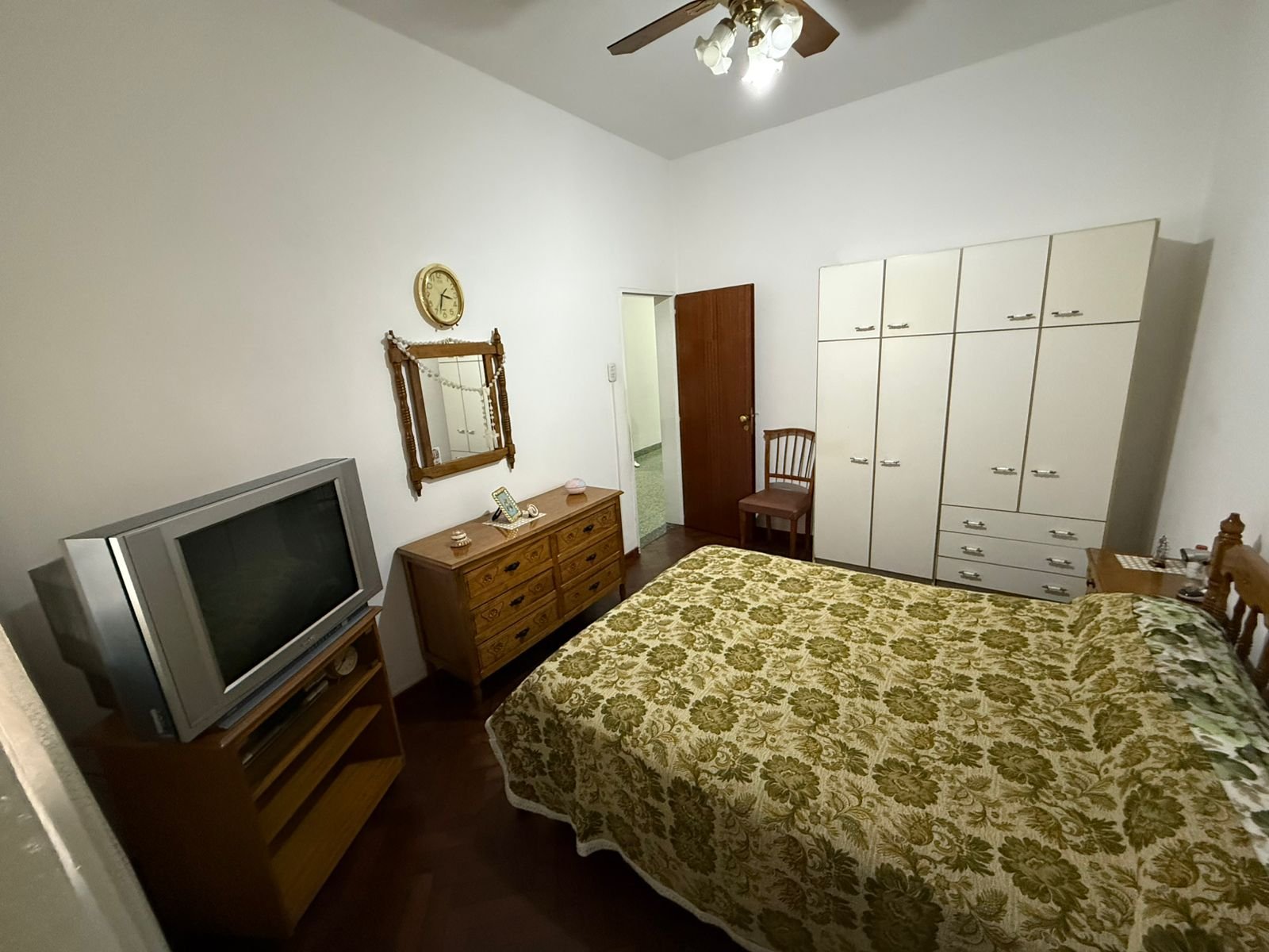 Venta Casa 4 ambientes con depto 3 ambientes en Morón. Financiacion - 12