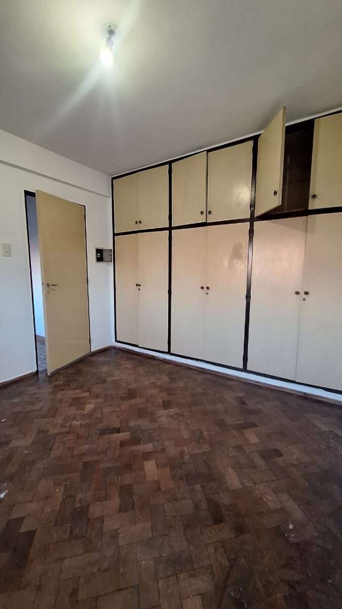 SARMIENTO 2547. UN DORMITORIO. 3ER PISO ESCALERA — foto 4