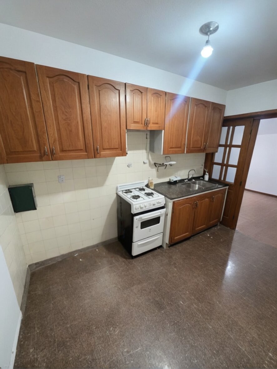 Departamento 3 dormitorios con balcon - Alberdi - Imagen 4