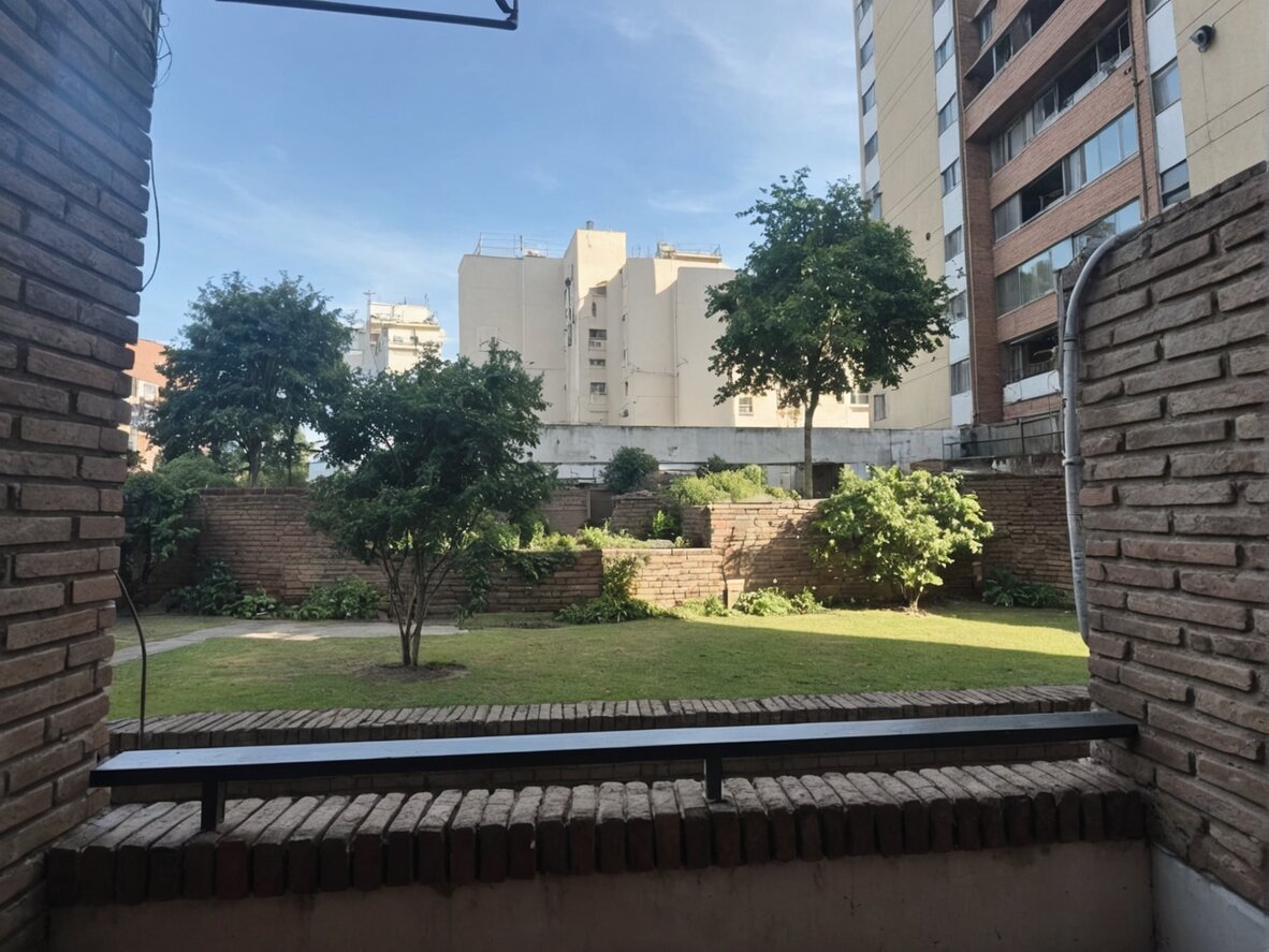 Departamento 3 dormitorios con balcon - Alberdi - Imagen 9