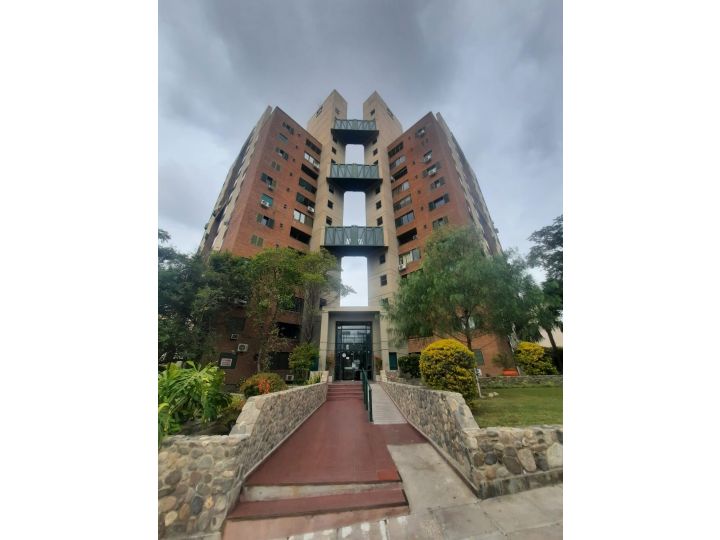 Departamento 3 dormitorios con balcon - Alberdi