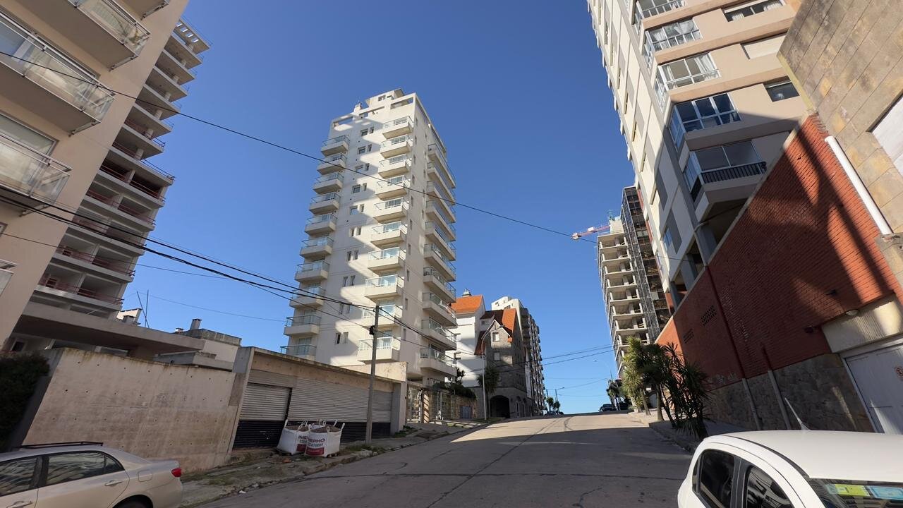 VENTA DEPARTAMENTO 3 AMBIENTES CON COCHERA, ZONA TORREON DEL MONJE — foto 5