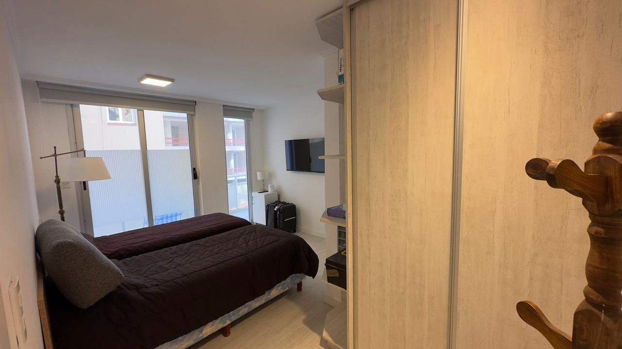 VENTA DEPARTAMENTO 3 AMBIENTES CON COCHERA, ZONA TORREON DEL MONJE — foto 3