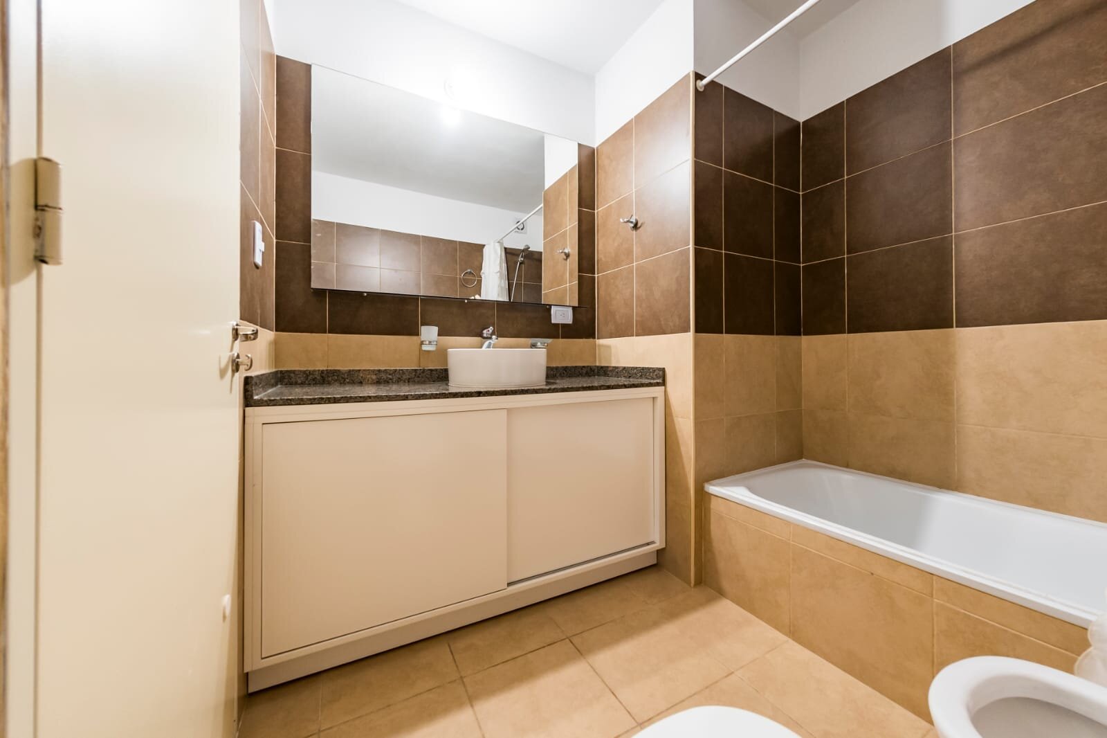 DEPARTAMENTO 2 DORMITORIOS AMOBLADO EN ALQUILER SOBRE AV. COLÓN - Imagen 18