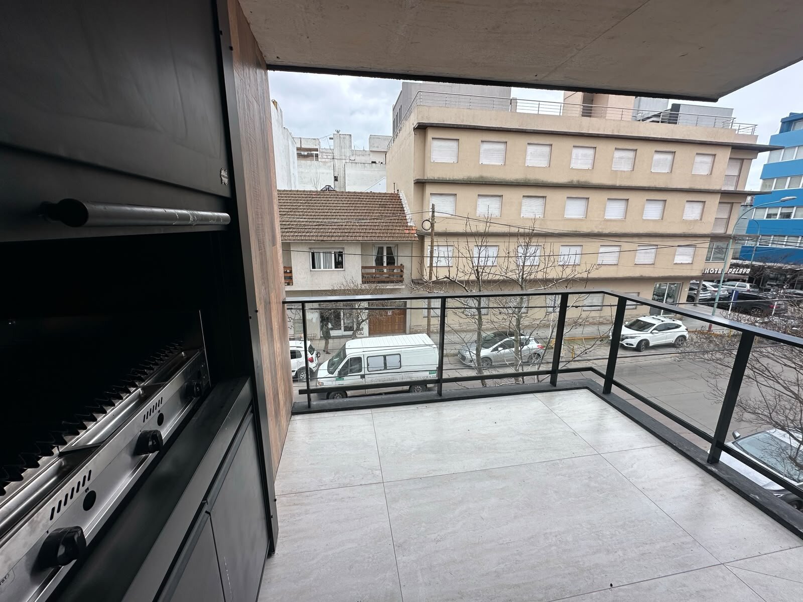 SEMIPISO 2 AMBIENTES A ESTRENAR CON COCHERA Y BAULERA – ZONA GÜEMES - 3