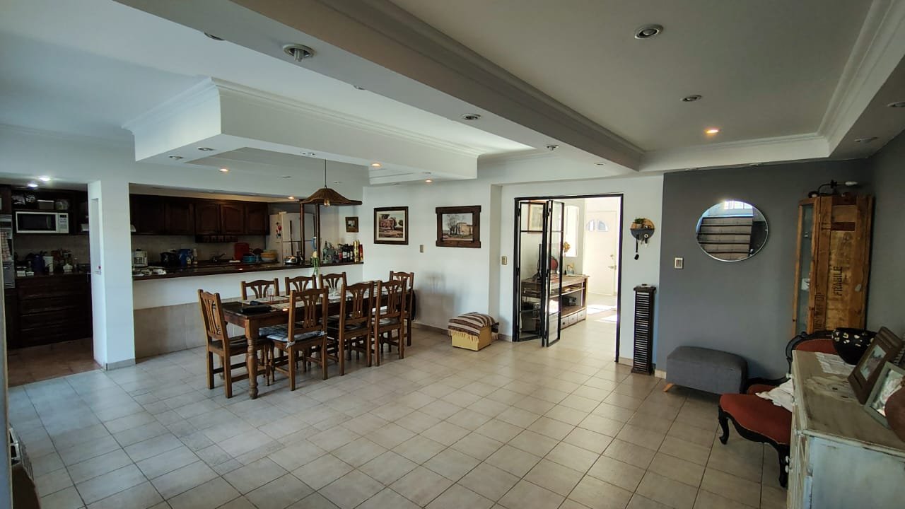 OPORTUNIDAD - Chalet 4 ambientes - 10