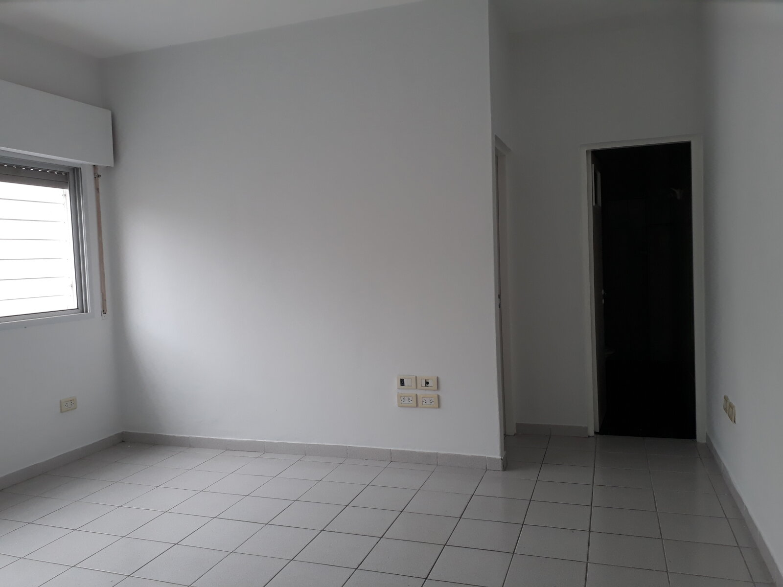 Planta alta, en pasillo, muy buen estado - Imagen 4