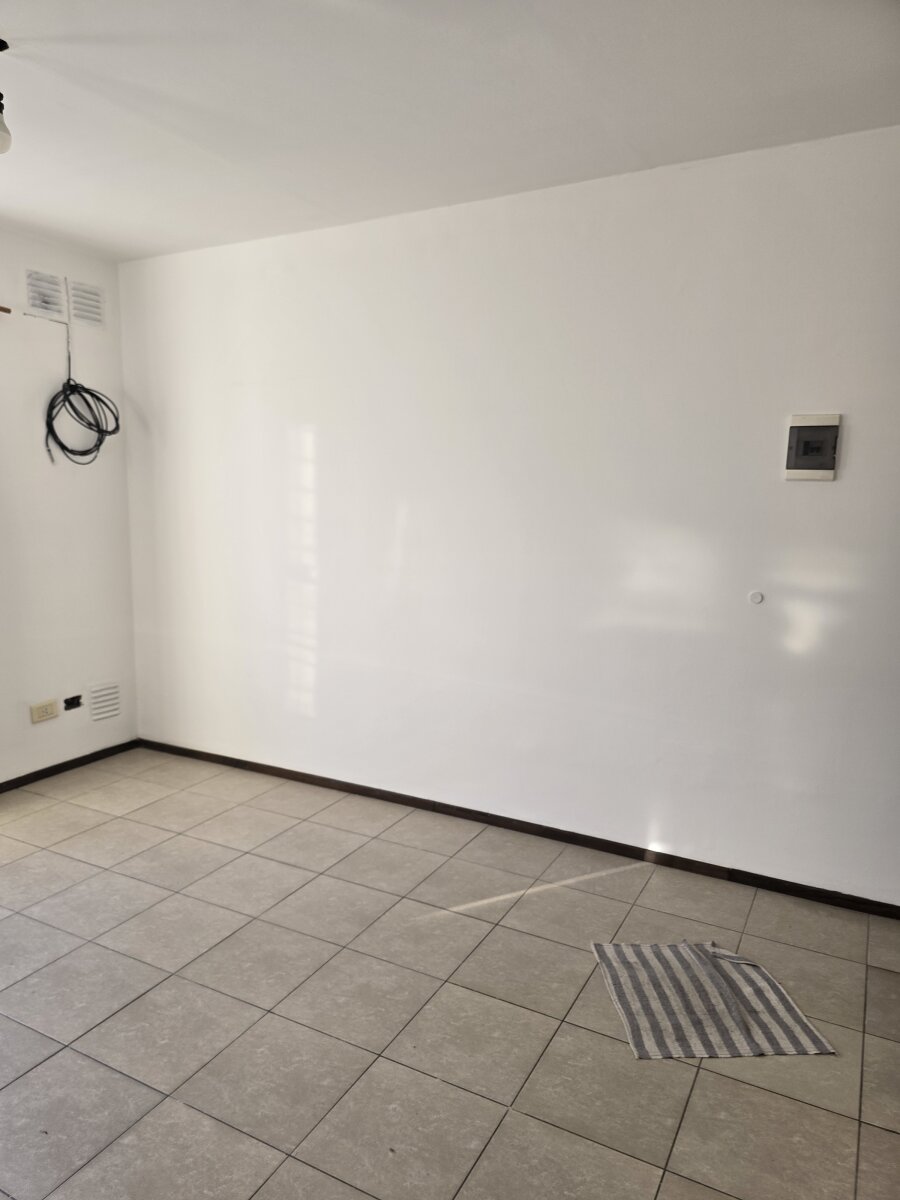 ALQUILER DPTO UN DORMITORIO ESCALERA ALMAFUERTE 979 ARROYITO - 5