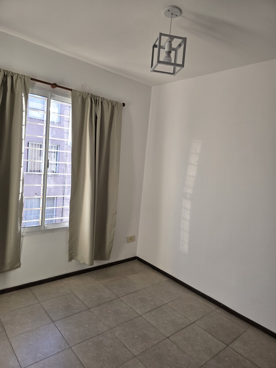 ALQUILER DPTO UN DORMITORIO ESCALERA ALMAFUERTE 979 ARROYITO - 9