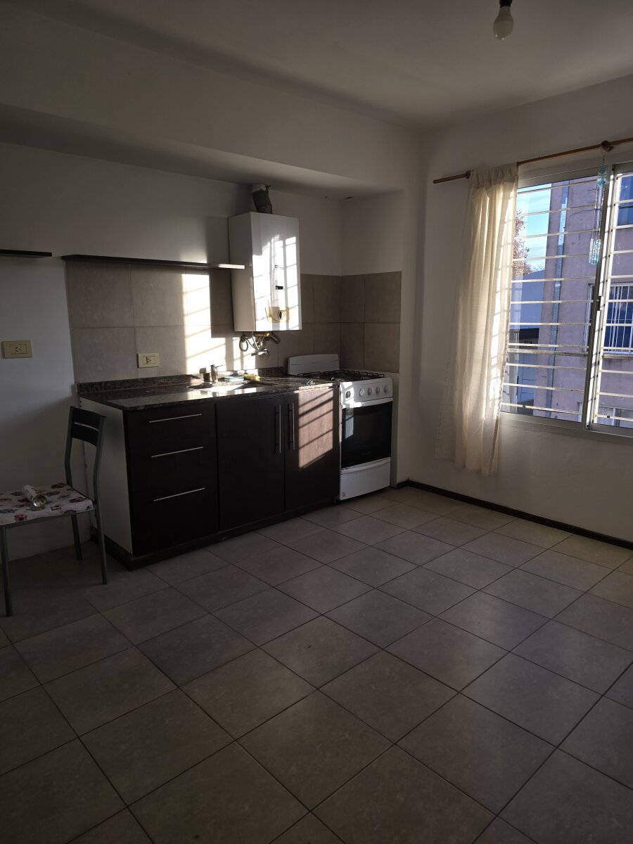 ALQUILER DPTO UN DORMITORIO ESCALERA ALMAFUERTE 979 ARROYITO - 4