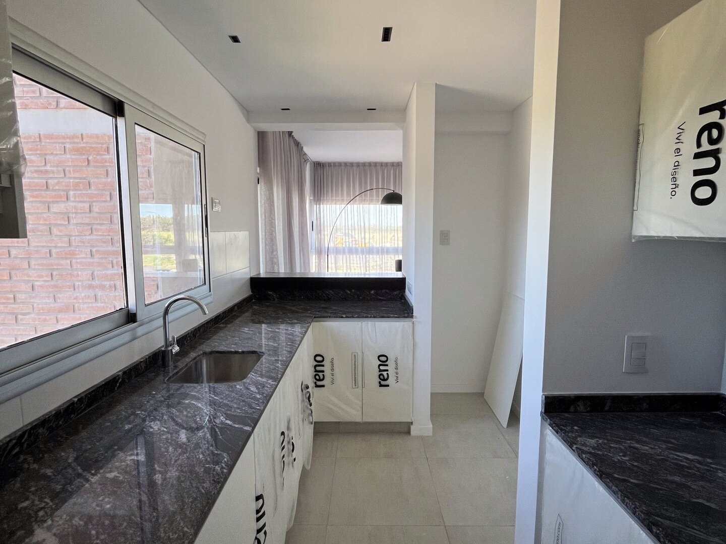 Venta departamentos 3 dormitorios en Condos del Bosque Fisherton - 12