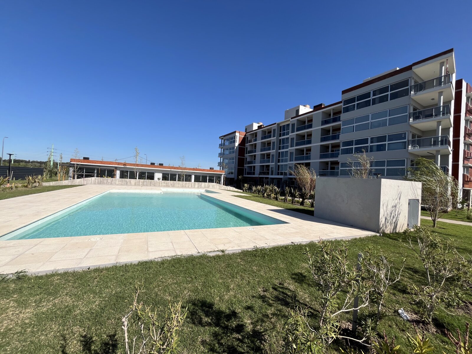 Venta departamentos 3 dormitorios en Condos del Bosque Fisherton - 26