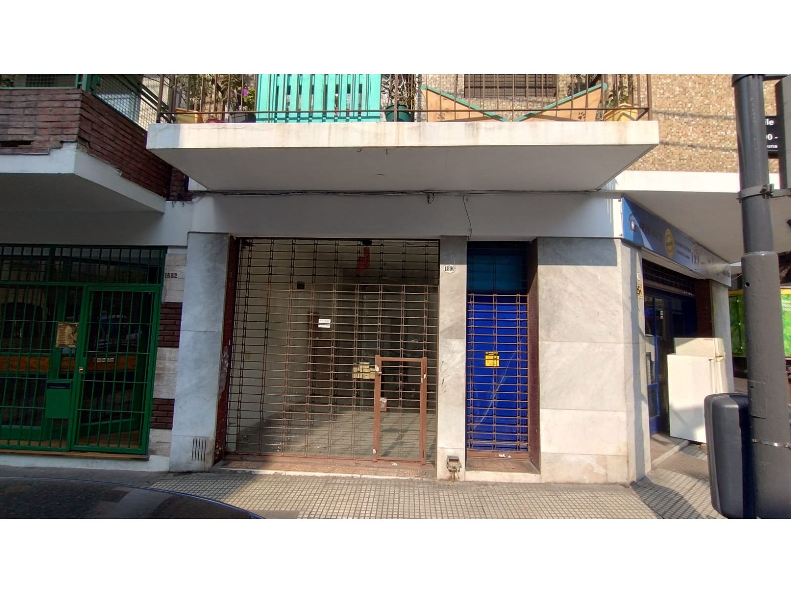 EN VENTA LOCAL EN BALVANERA - 1