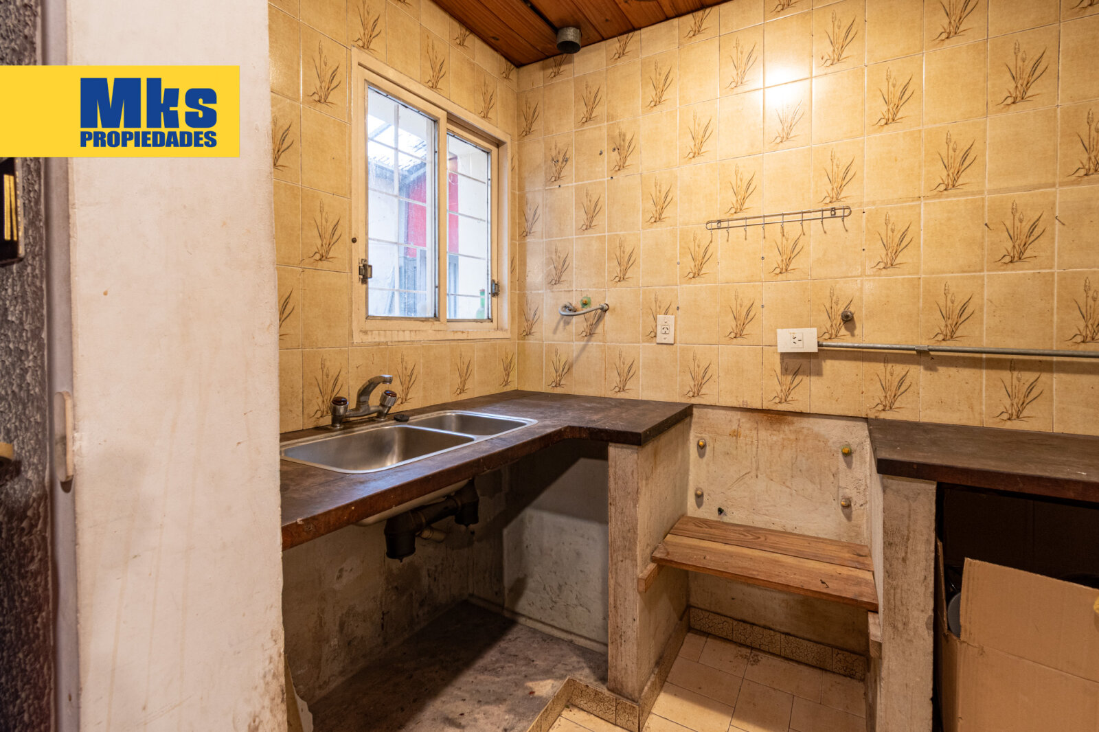 Venta. Casa tipo chalet. Pileta, patio, cochera. Jovellanos y Gualeguay. - 30
