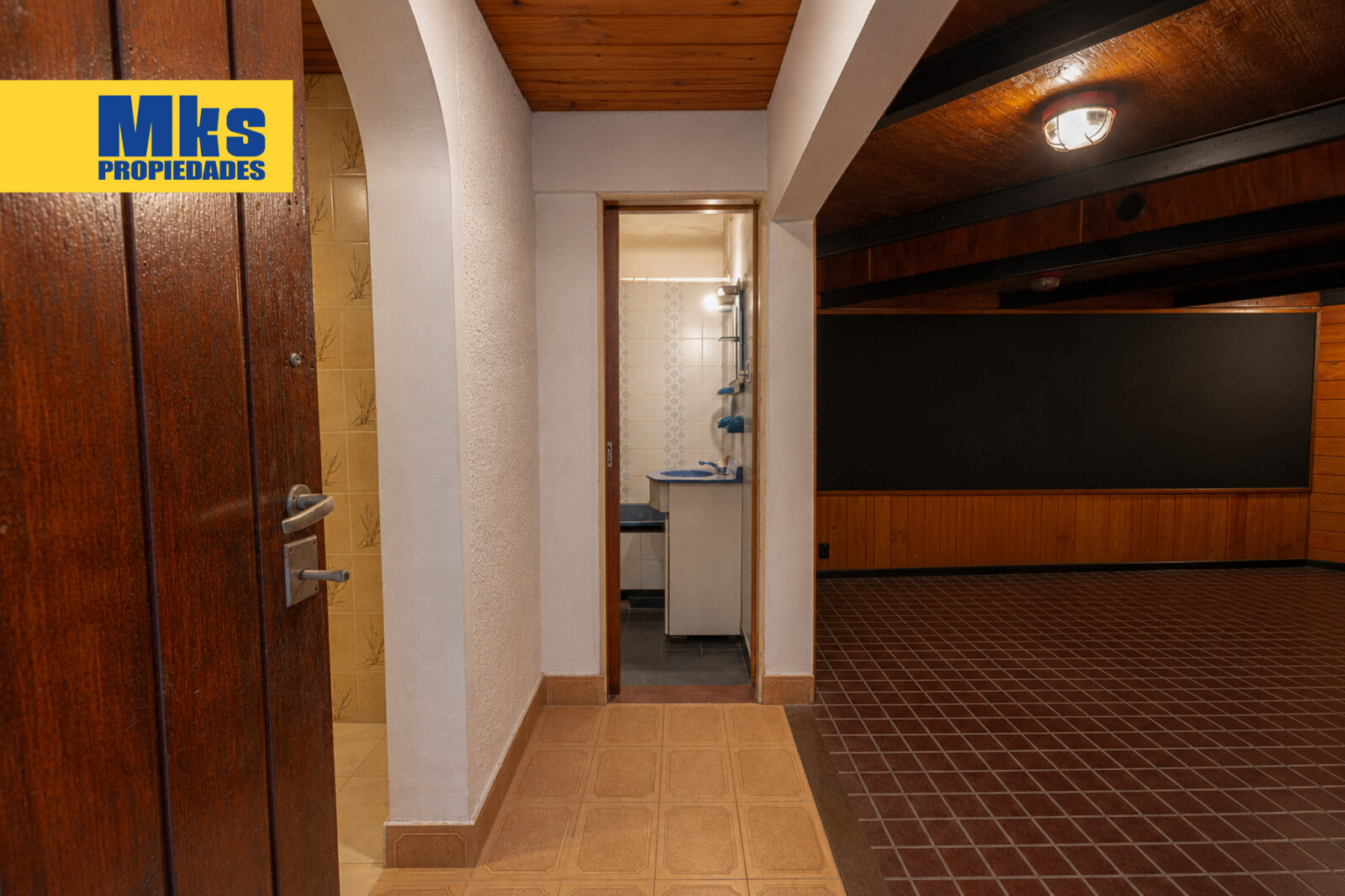 Venta. Casa tipo chalet. Pileta, patio, cochera. Jovellanos y Gualeguay. - 34