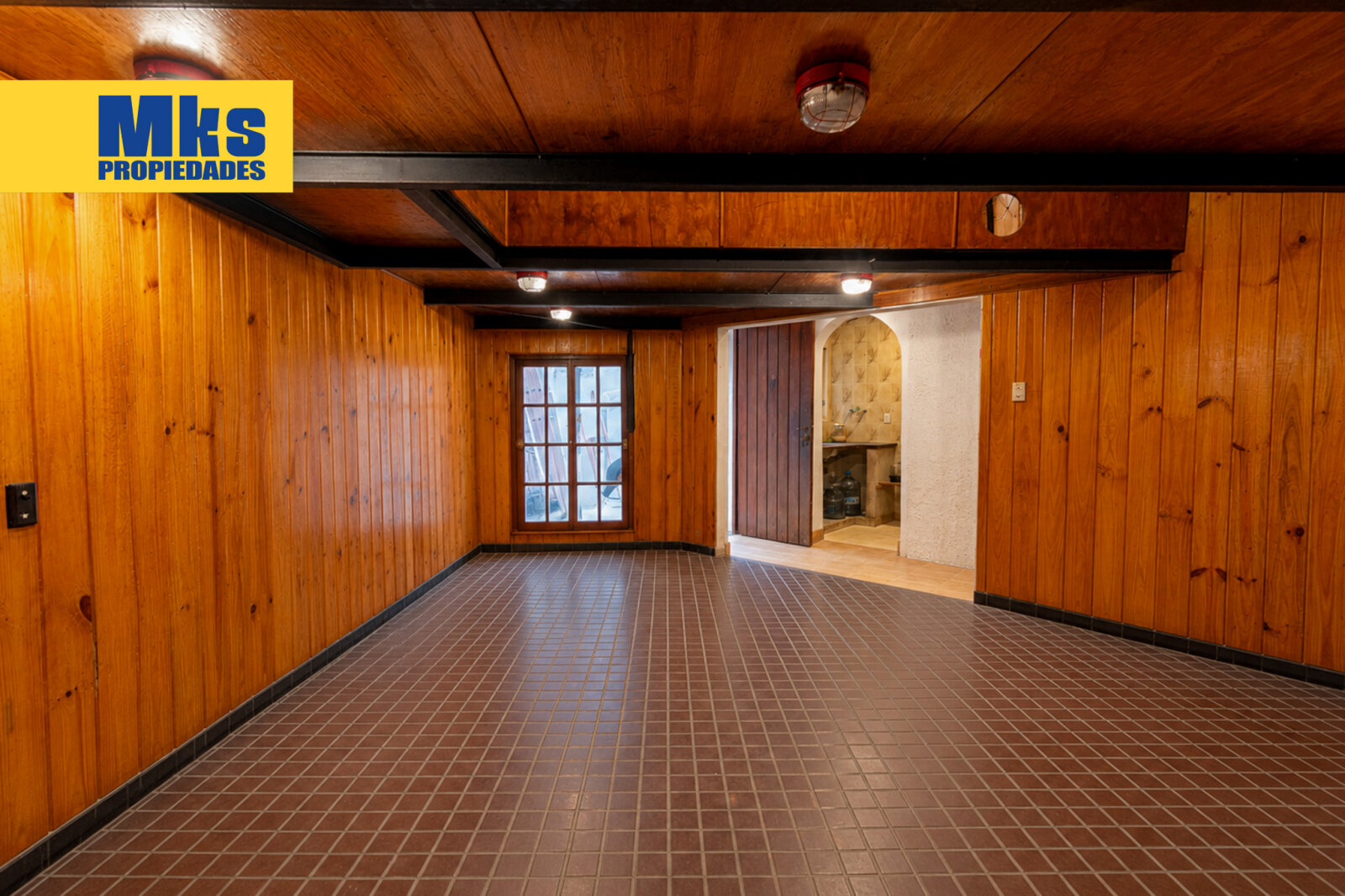 Venta. Casa tipo chalet. Pileta, patio, cochera. Jovellanos y Gualeguay. - 35