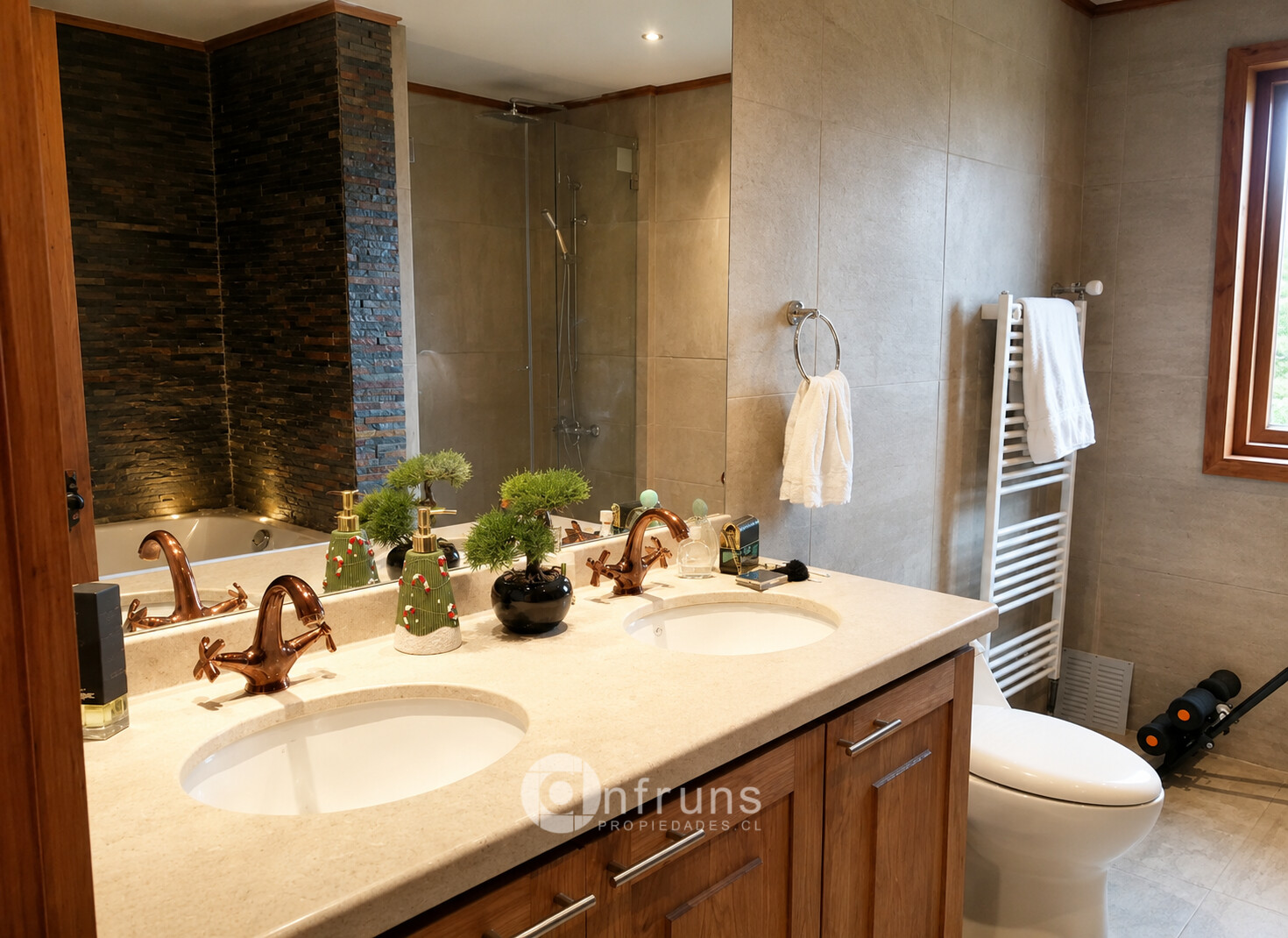Terreno en Venta en Coyhaique | 4 Dormitorios | 3 Baños | 212 m² | UF 9.700 - 5