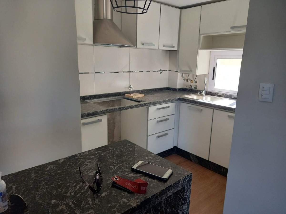 003- Departamento 3 dormitorios y Living comedor en B. San Vicente - Agustín Garzón 1668