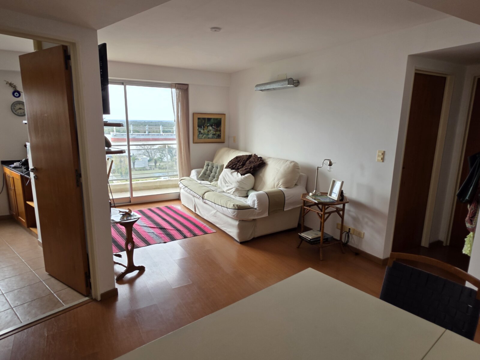 Depto de dos dormitorios, dos baños y cochera. Piso exclusivo con vista al rio. Wheelwright y España - 6