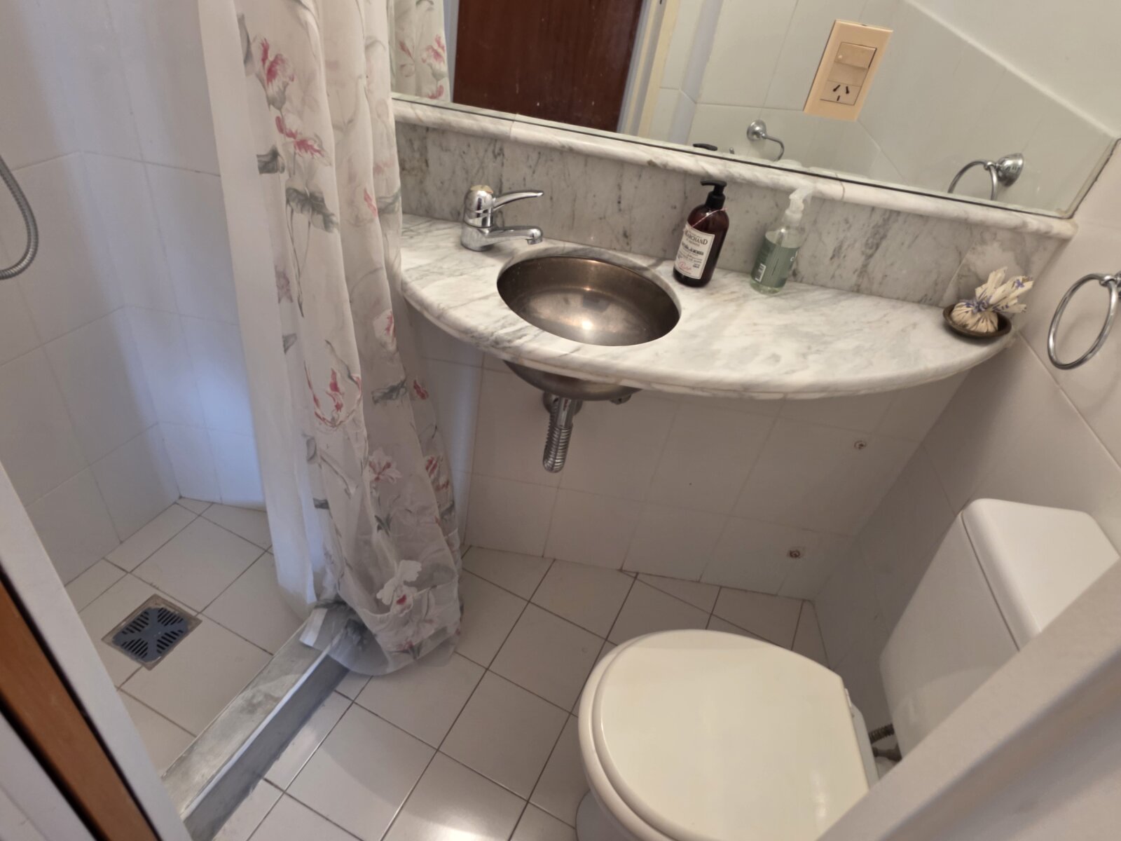Depto de dos dormitorios, dos baños y cochera. Piso exclusivo con vista al rio. Wheelwright y España - 21
