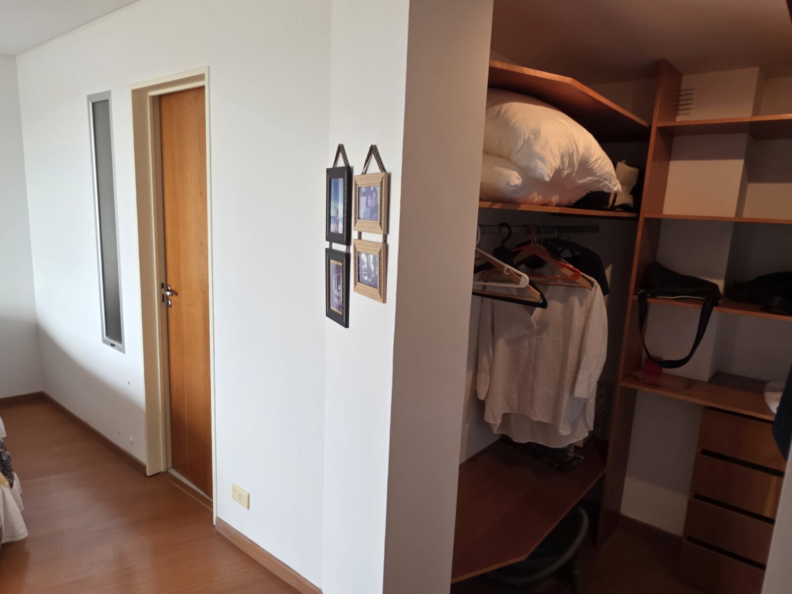 Depto de dos dormitorios, dos baños y cochera. Piso exclusivo con vista al rio. Wheelwright y España - 15