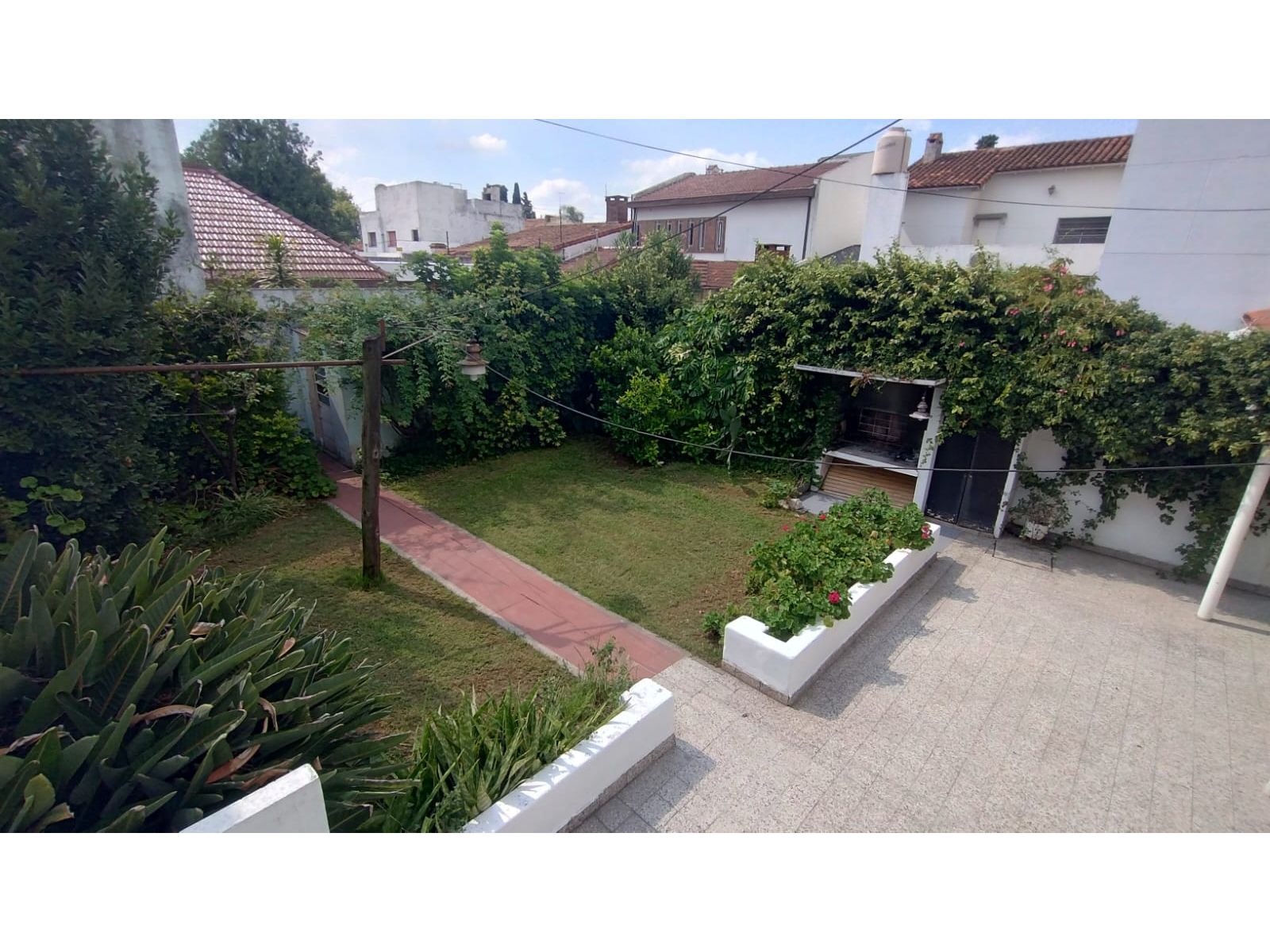 HERMOSA CASA 3 DORMITORIOS EN MORON - APTO CRÉDITO - 27