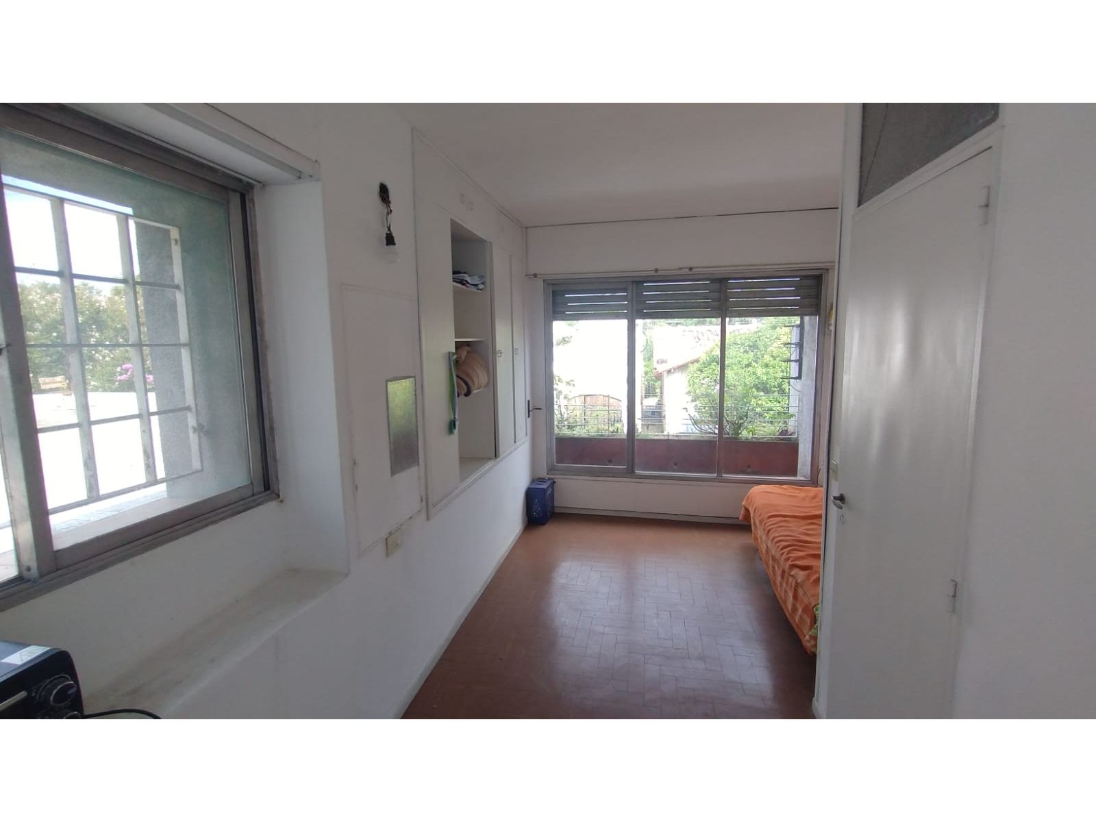 HERMOSA CASA 3 DORMITORIOS EN MORON - APTO CRÉDITO - 4