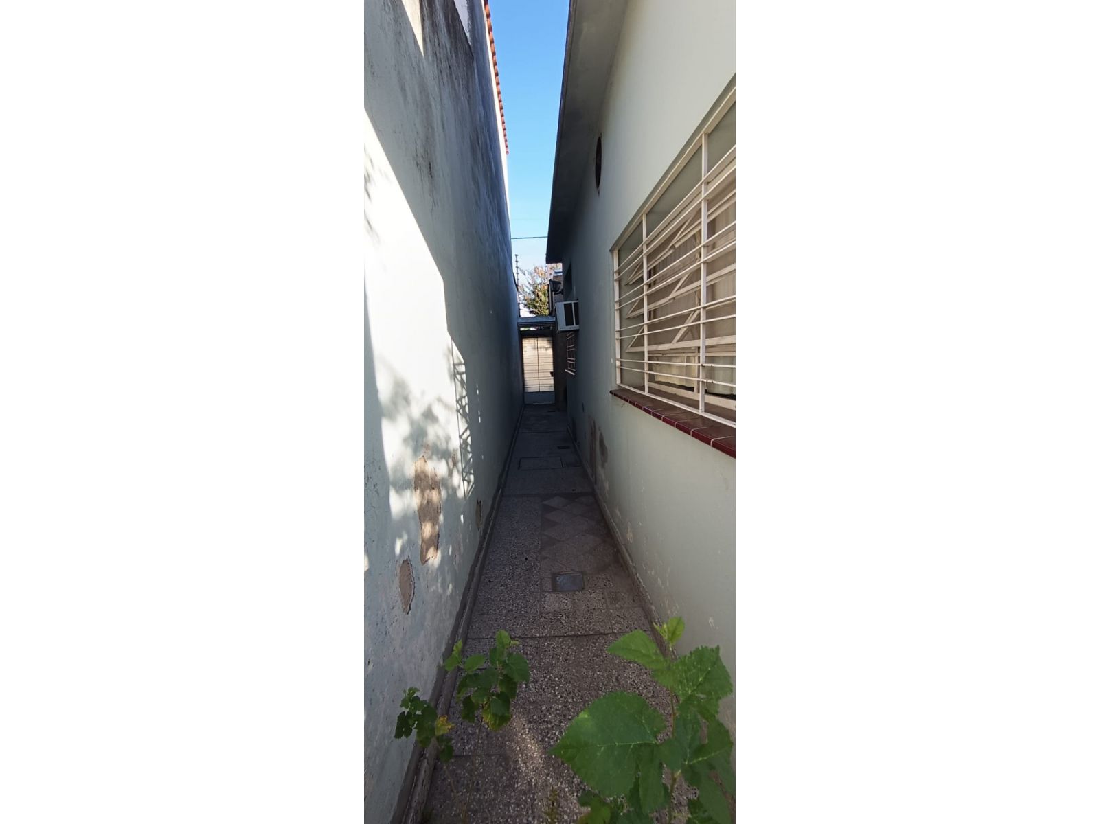 HERMOSA CASA 3 DORMITORIOS EN MORON - APTO CRÉDITO - 25