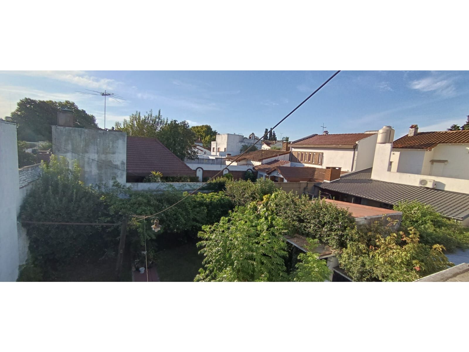 HERMOSA CASA 3 DORMITORIOS EN MORON - APTO CRÉDITO - 30