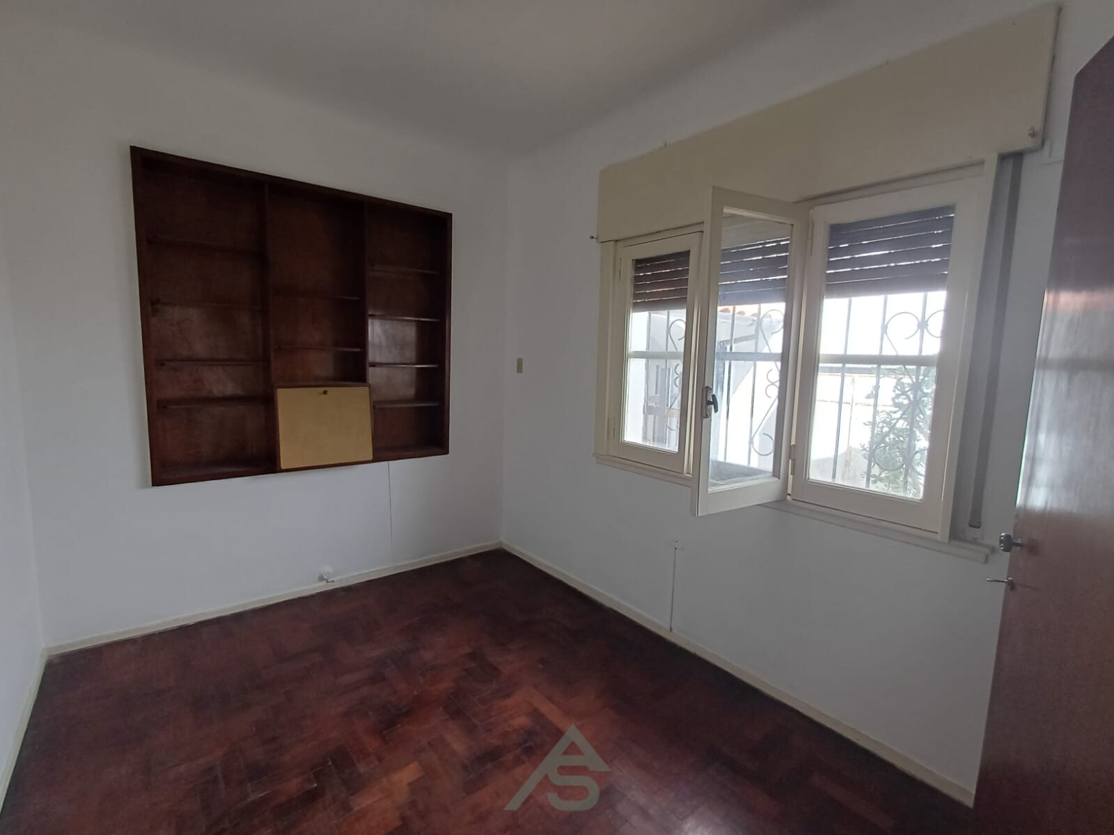 Venta de Casa Multifamiliar -Casa+Dpto+Consultorio - 23
