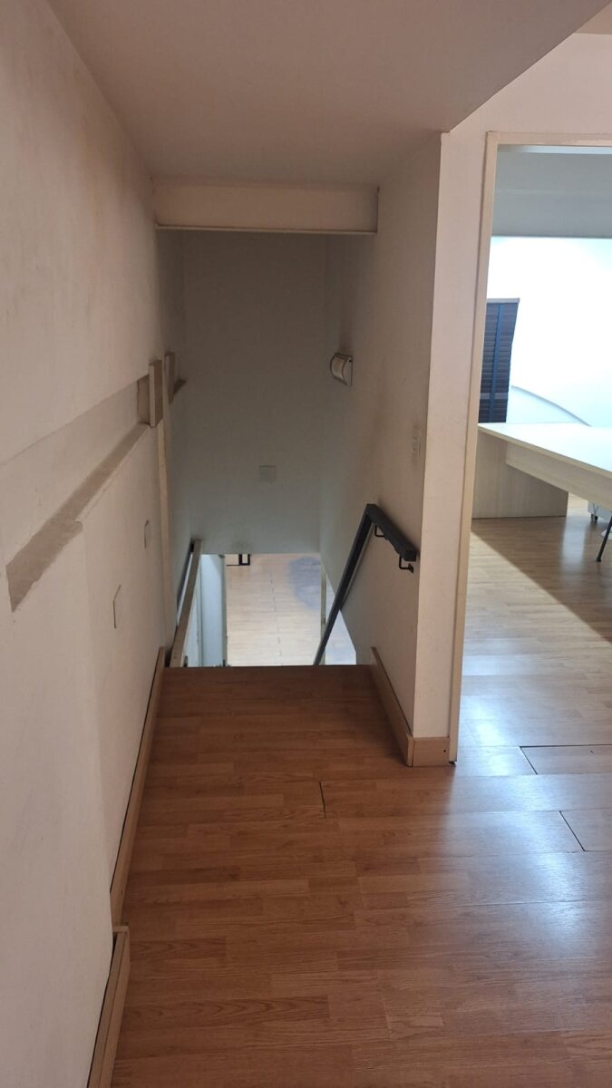 V./CRESPO, LOCAL, CON VIVIENDA U OFICINA, BUENA UBICACION,AMPLIO, MUY BUENA UBICACION - 1