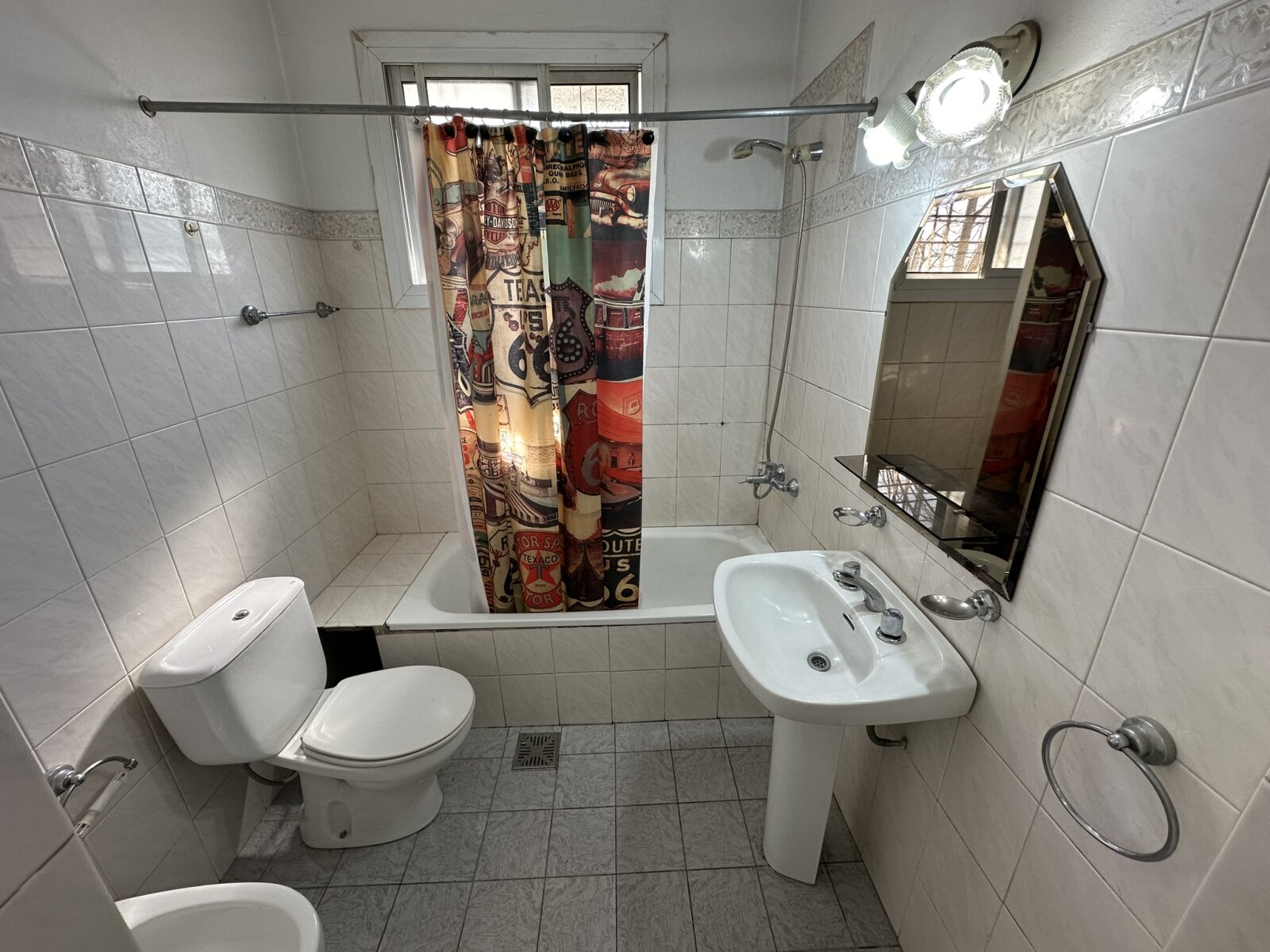 CASA 3 AMBIENTES EN PLANTA ALTA CON GARAJE Y PATIO - 8