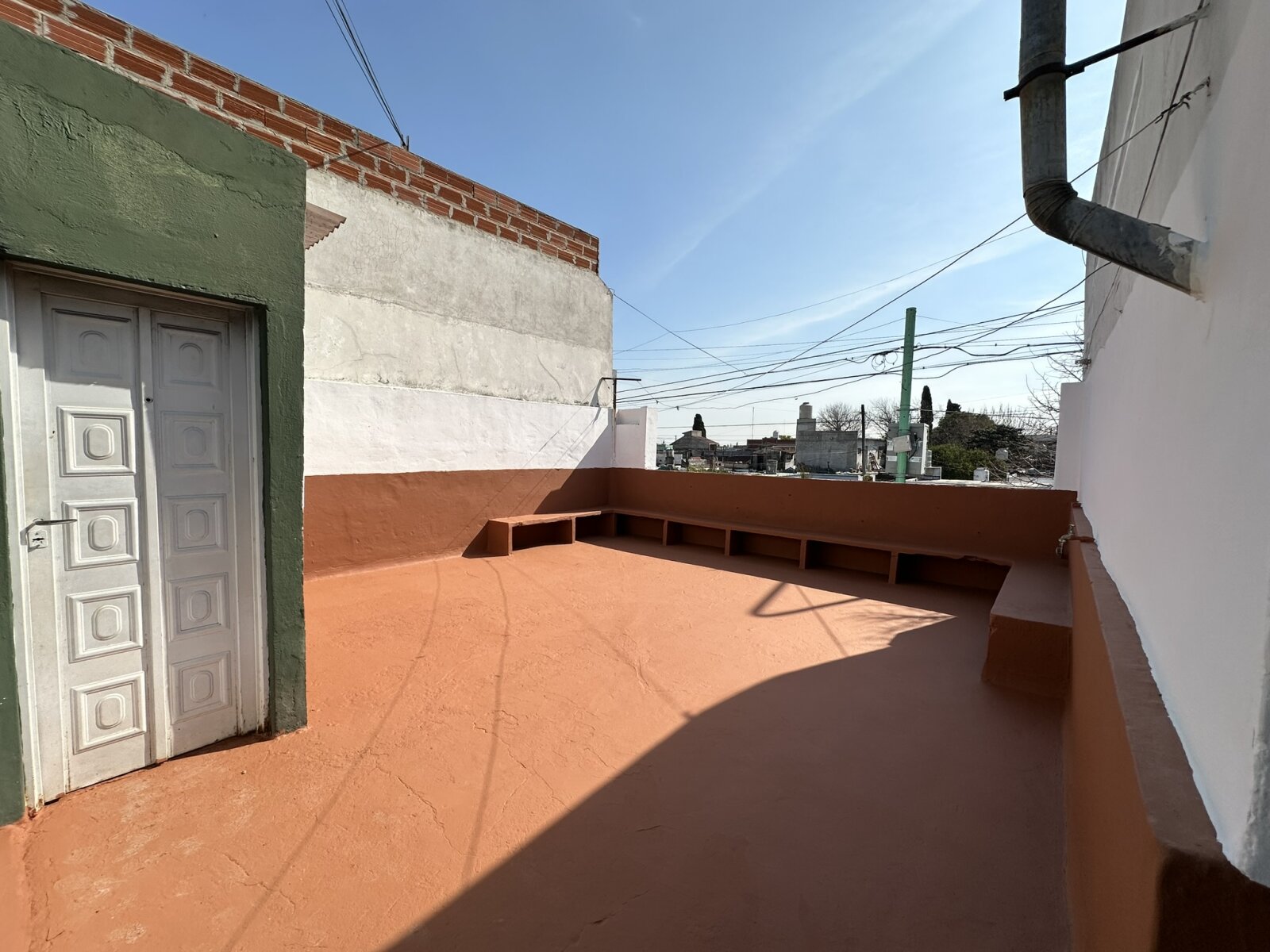 CASA 3 AMBIENTES EN PLANTA ALTA CON GARAJE Y PATIO - 11