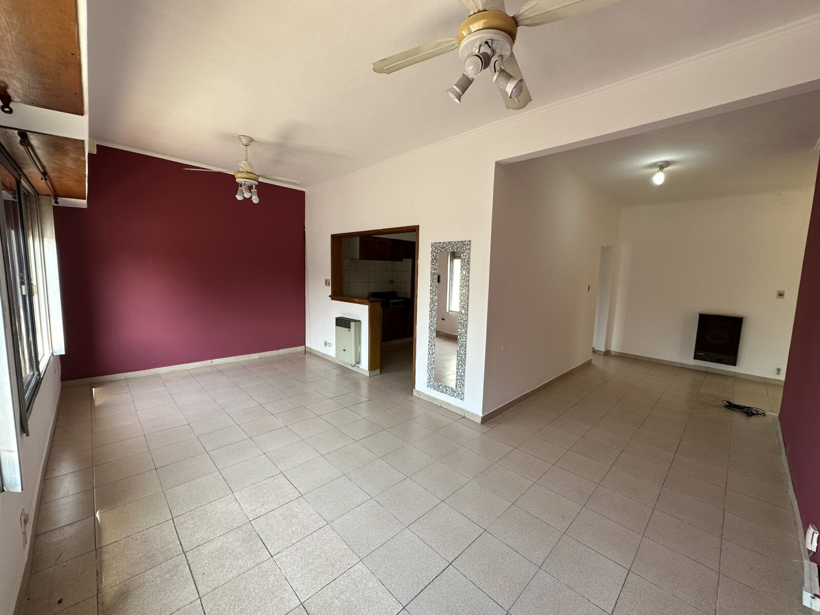 CASA 3 AMBIENTES EN PLANTA ALTA CON GARAJE Y PATIO - 1