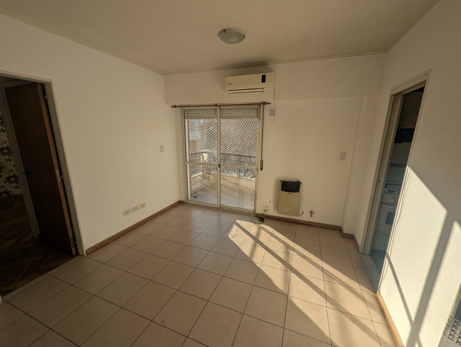 Alquiler | Córdoba y Suipacha | Departamento 1 Dormitorio con Balcón Al Frente Excelente Ubicación - 5