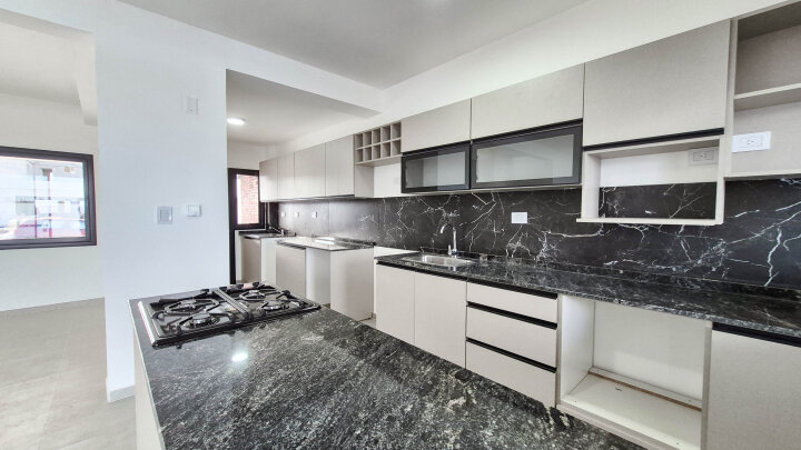 ALQUILO DUPLEX  A ESTRENAR 3 DORMITORIOS ZONA SUR