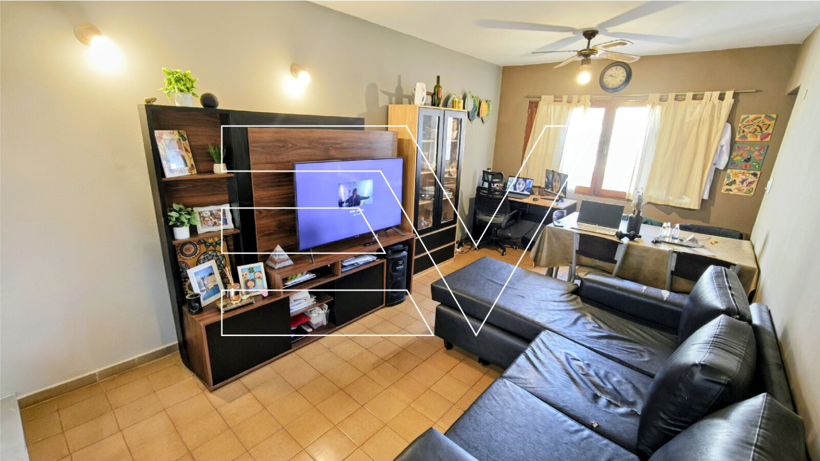 VENTA. B° PROVIDENCIA. AMPLIA PROPIEDAD. 4 DORM 3 BAÑOS. GRAN PATIO Y GALERIA. GARAGE - Imagen 2