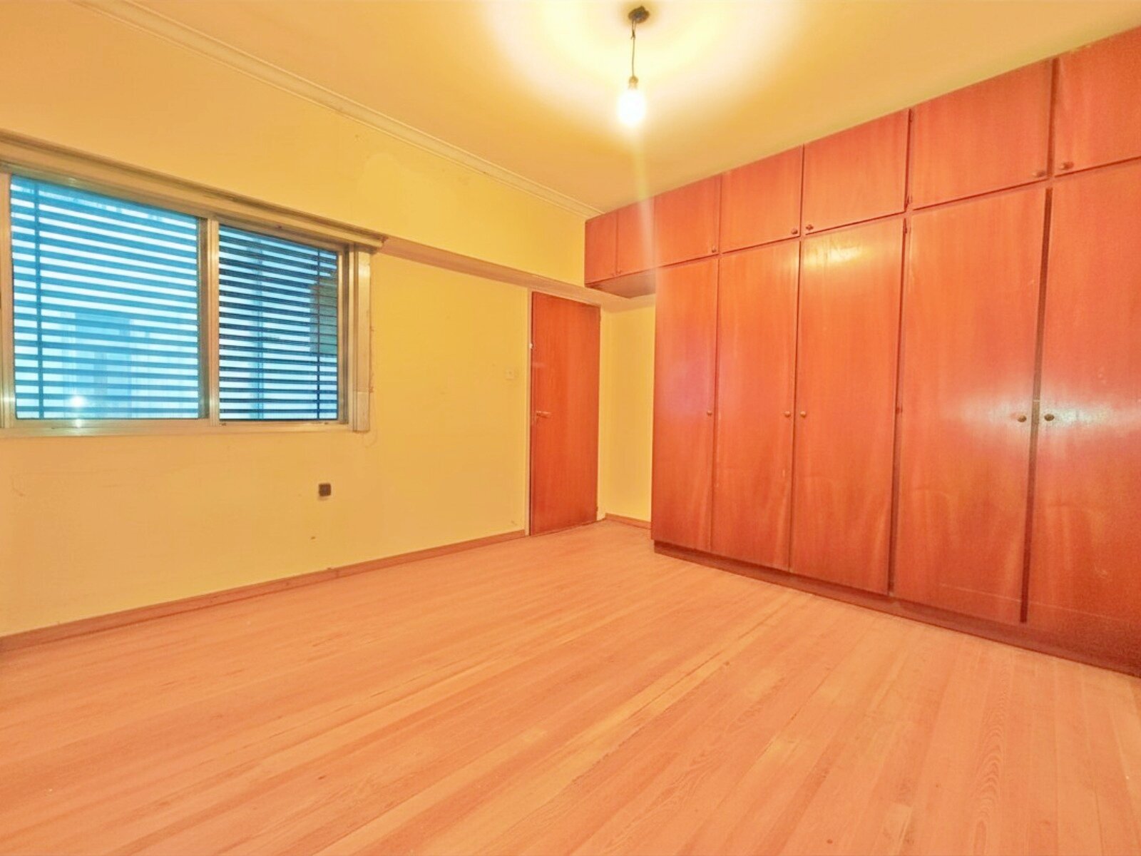 APTA CRÉDITO - Casa en Venta – Lote Propio, 5 Ambientes, Cochera, Patio y Jardín - 5
