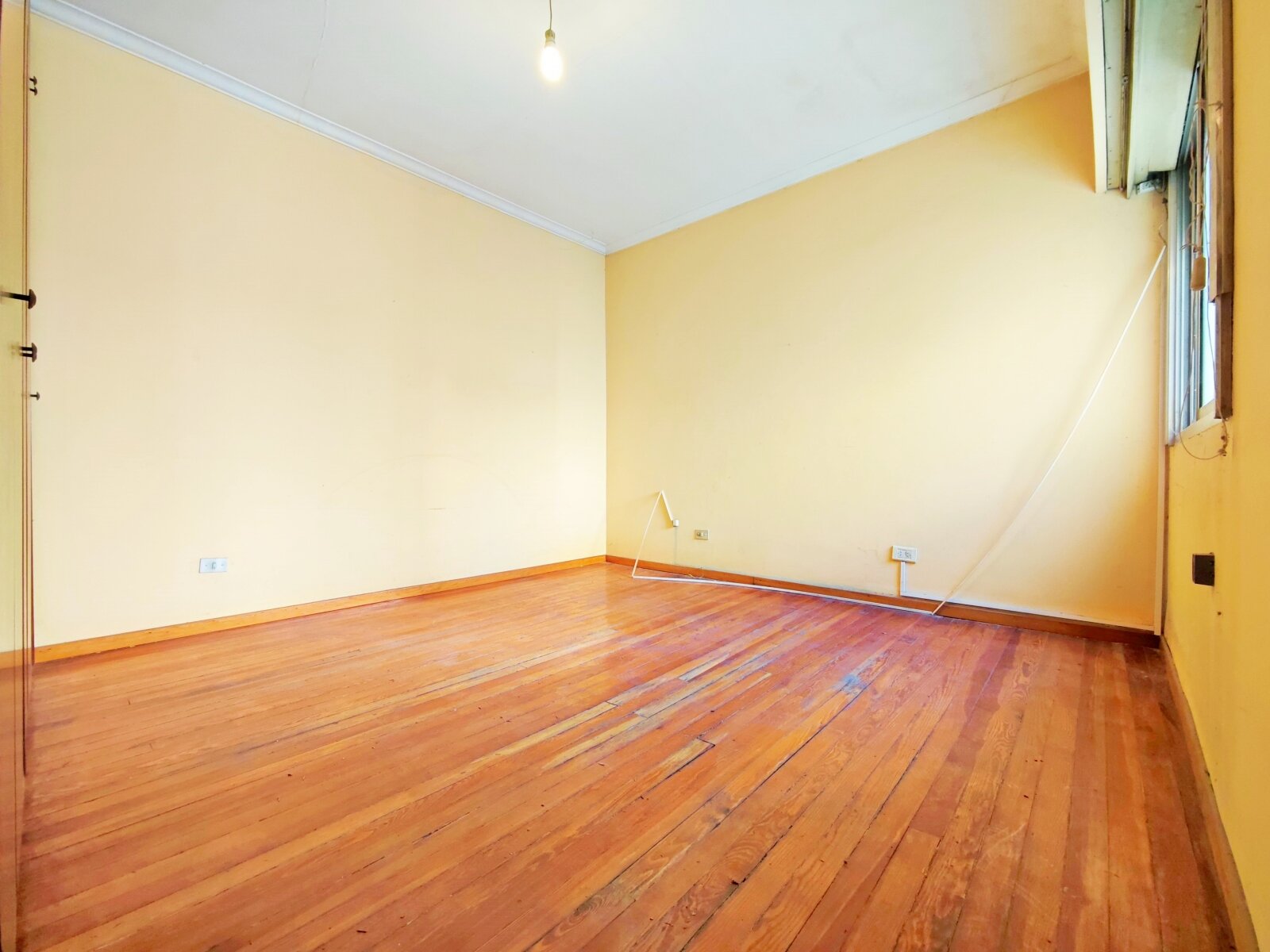 APTA CRÉDITO - Casa en Venta – Lote Propio, 5 Ambientes, Cochera, Patio y Jardín - 7