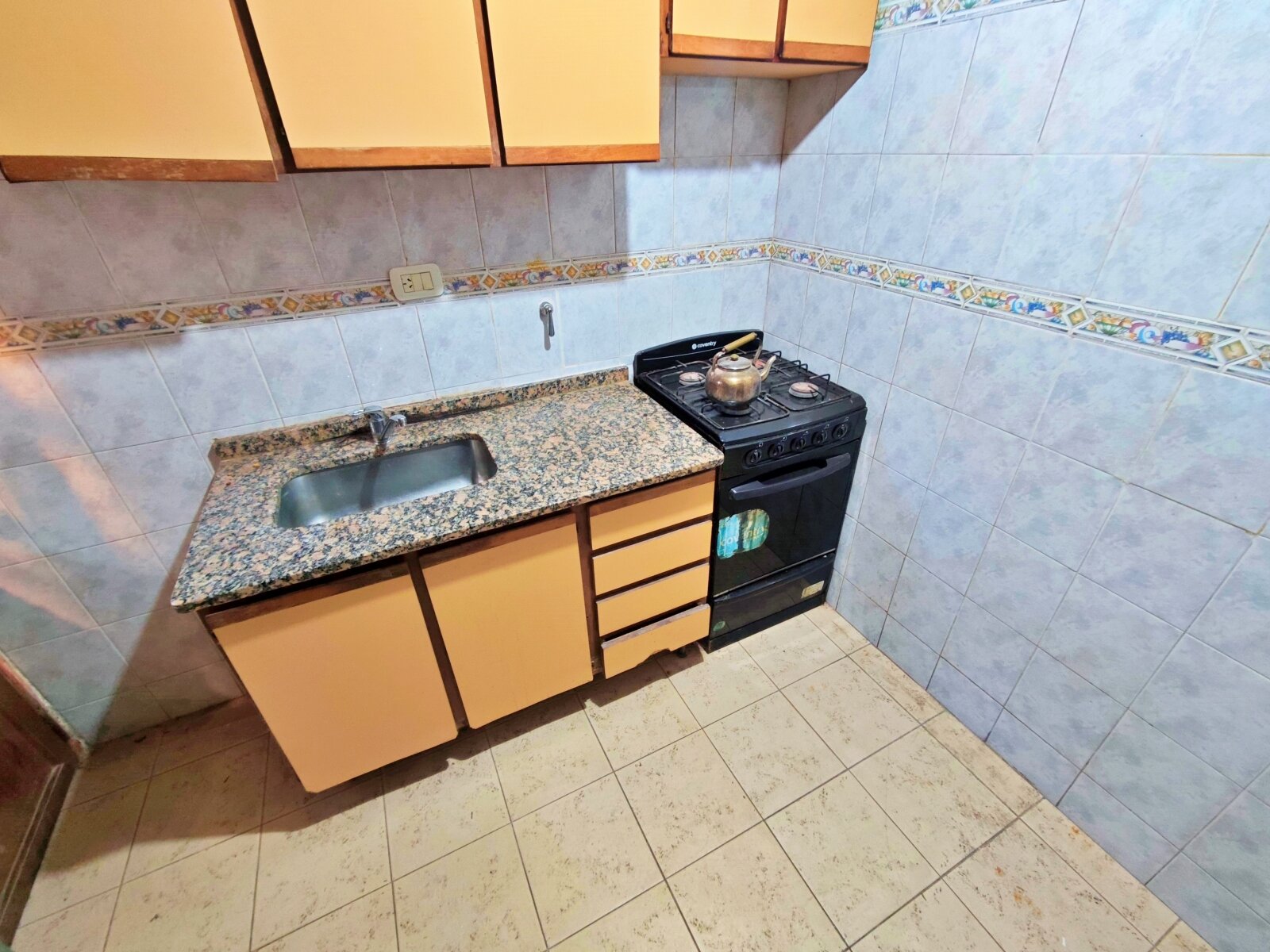 APTA CRÉDITO - Casa en Venta – Lote Propio, 5 Ambientes, Cochera, Patio y Jardín - 12