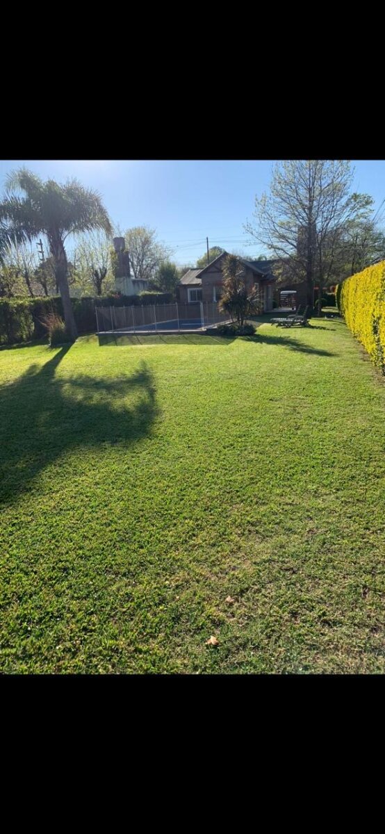 ROLDAN - CASA EN VENTA - APTA CREDITO- CHALET CON PISCINA Y 2 DORMITORIOS - LÍMITE CON FUNES - 20