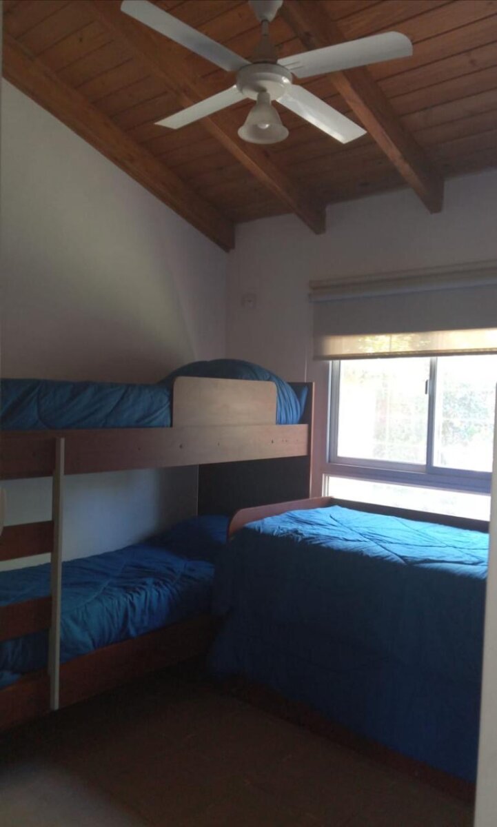 ROLDAN - CASA EN VENTA - APTA CREDITO- CHALET CON PISCINA Y 2 DORMITORIOS - LÍMITE CON FUNES - 17