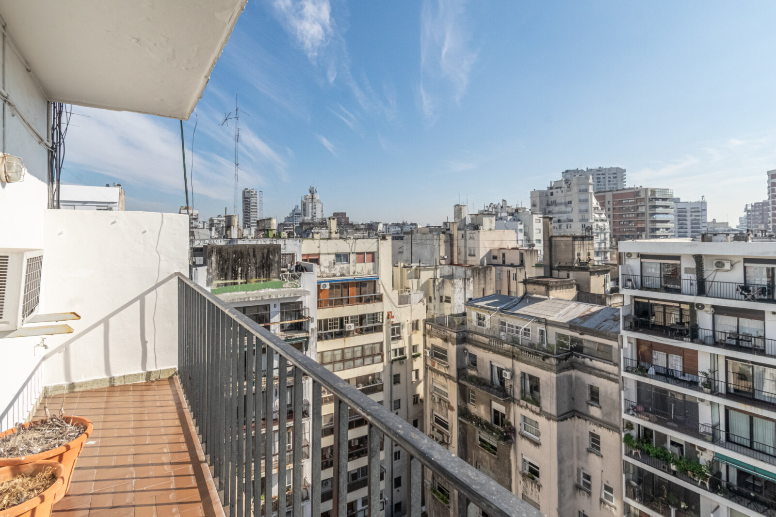 Semipiso reciclado en Recoleta – Piso alto, vista abierta y sol pleno - 7