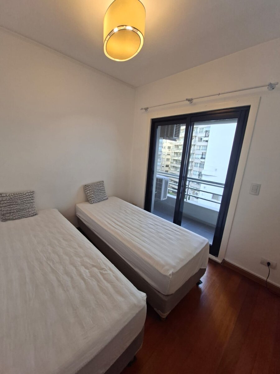 Palermo Chico, Bulnes 2700, piso 5, 3 amb, u$s 1,300 + expensas + servicios. 4px. - 15