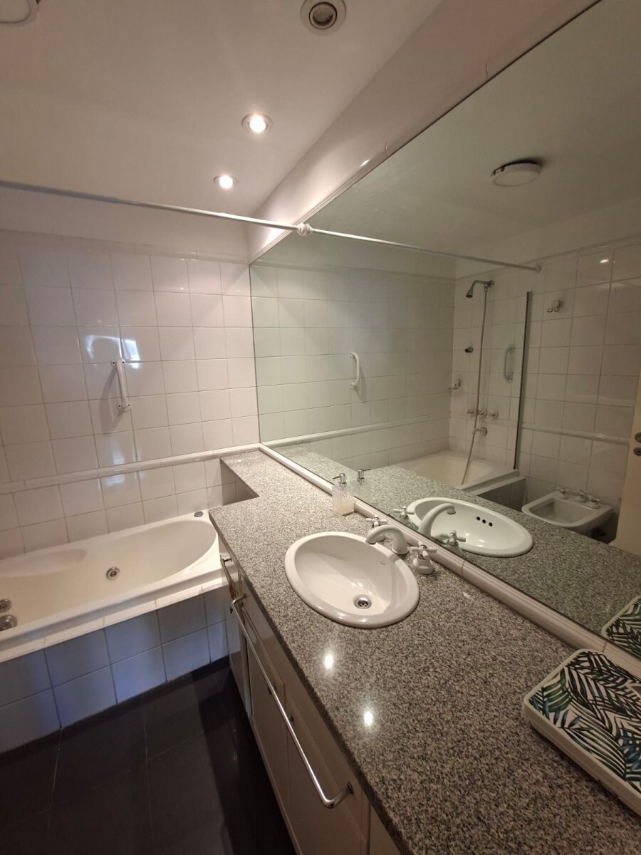 Palermo Chico, Bulnes 2700, piso 5, 3 amb, u$s 1,300 + expensas + servicios. 4px. - 20
