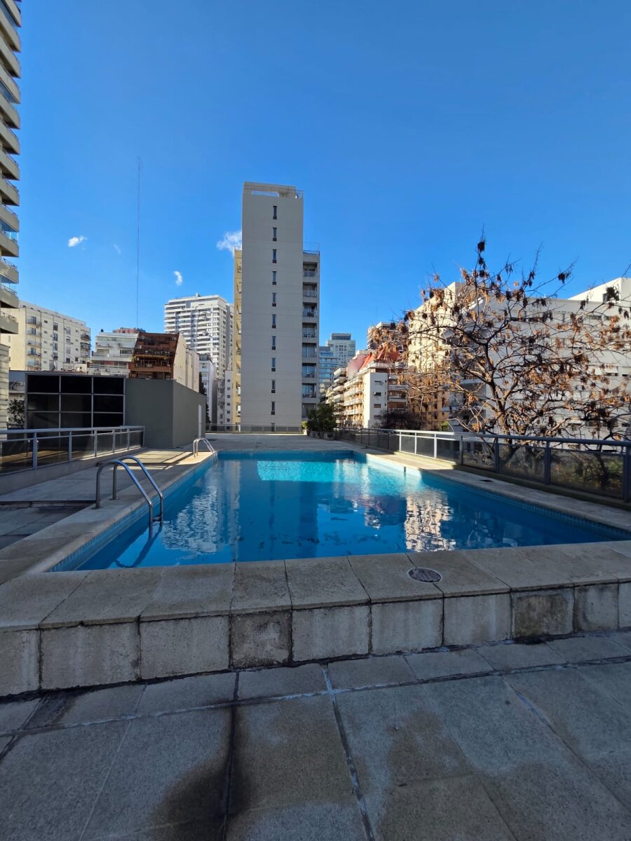 Palermo Chico, Bulnes 2700, piso 5, 3 amb, u$s 1,300 + expensas + servicios. 4px. - 3