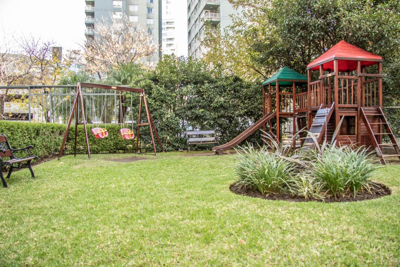 Palermo Chico, Bulnes 2700, piso 5, 3 amb, u$s 1,300 + expensas + servicios. 4px. - 6