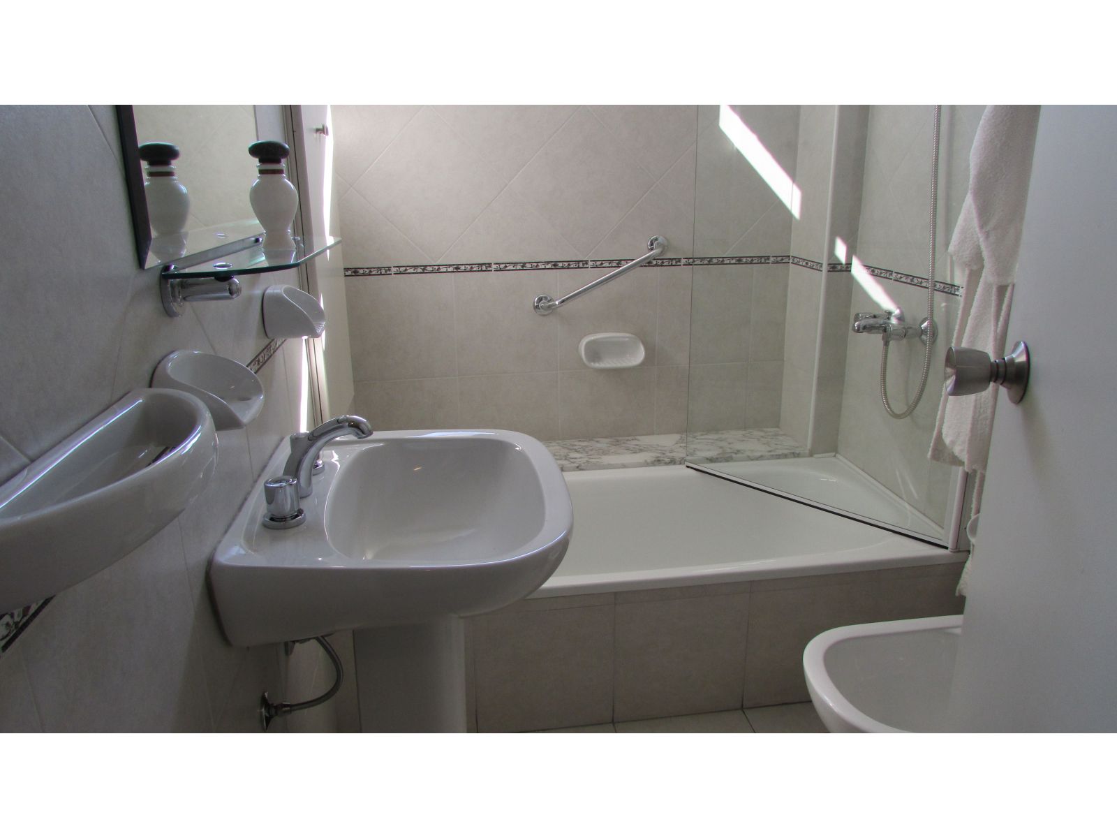 Departamento 4 ambientes con cochera en Torres Moron - 8