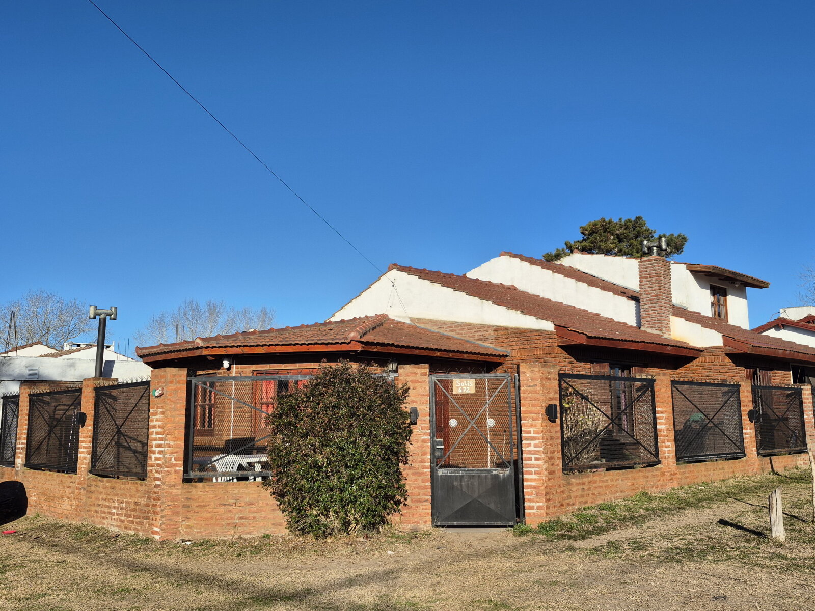 Venta casa de cinco ambientes, con cochera y jardín en Mar de Ajó, Partido de La Costa, Buenos Aires - 1