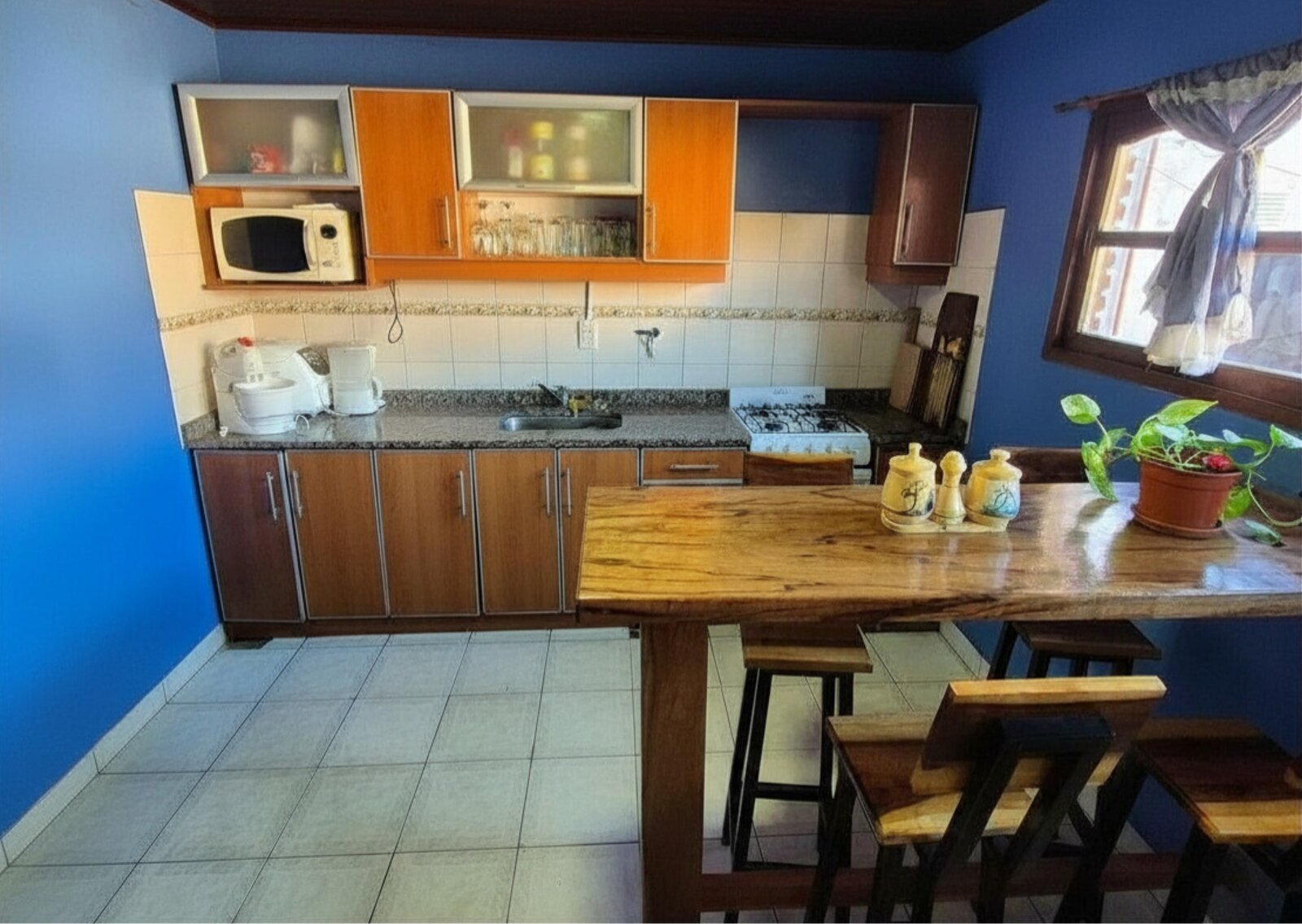 Venta casa de cinco ambientes, con cochera y jardín en Mar de Ajó, Partido de La Costa, Buenos Aires - 11